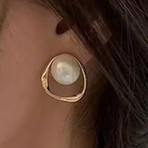 Zara round pearl circle earrings